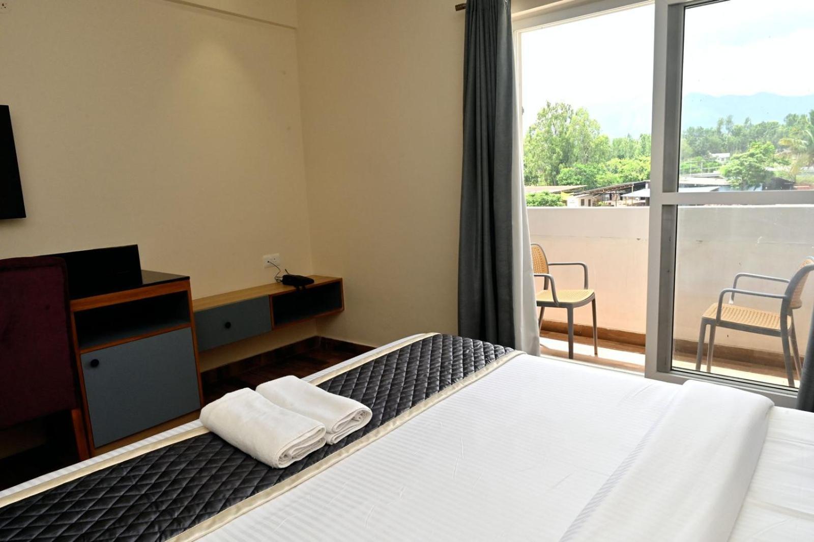 Hometown Sharu'S Inn A Luxury Hotel Chikmagalur Exterior photo